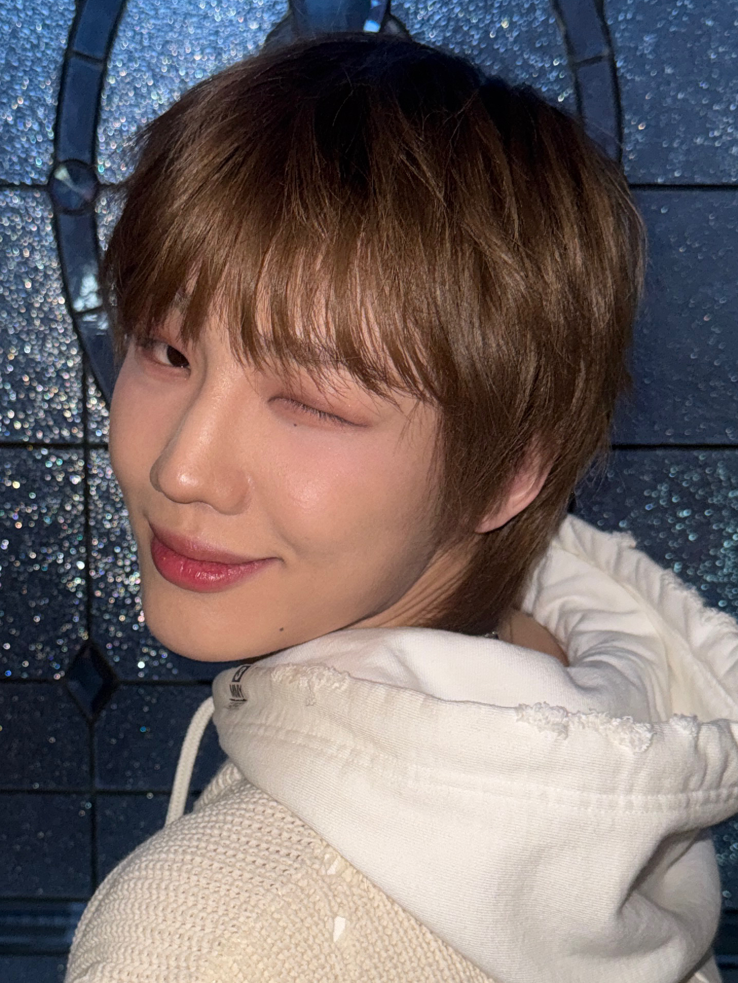 Behind-the-scenes cut of Junhyeok (TNX)