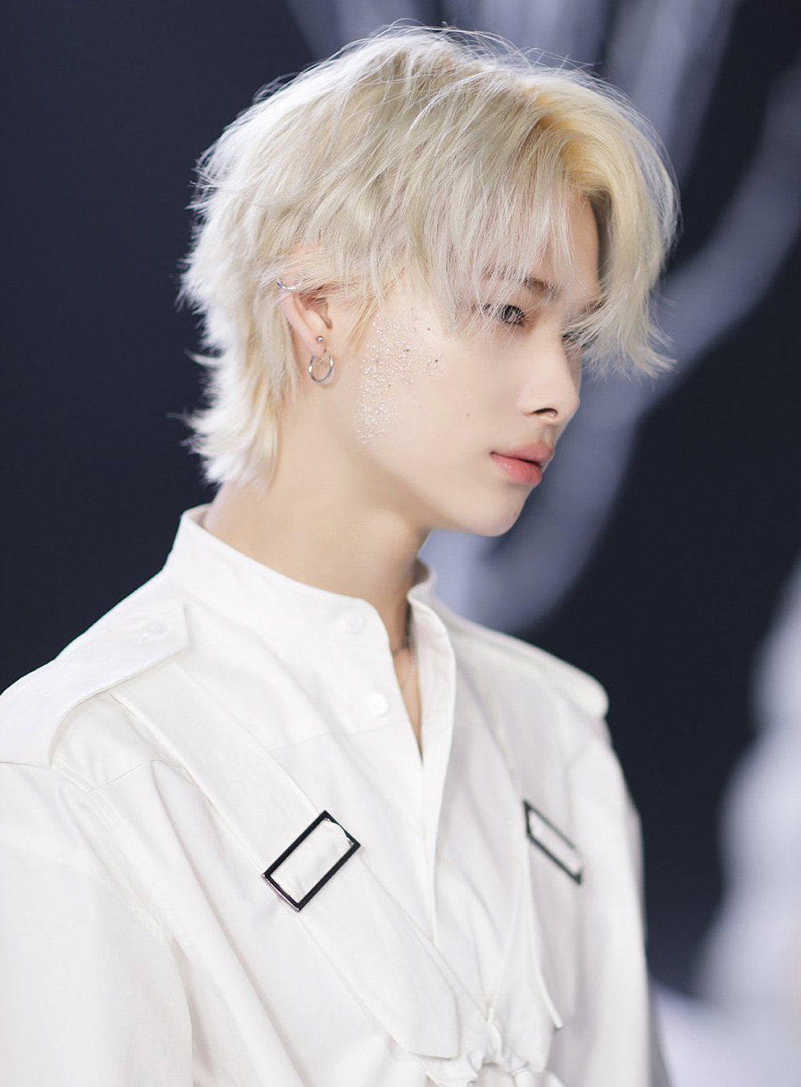 Foto aktivitas terbaru NI-KI (ENHYPEN)