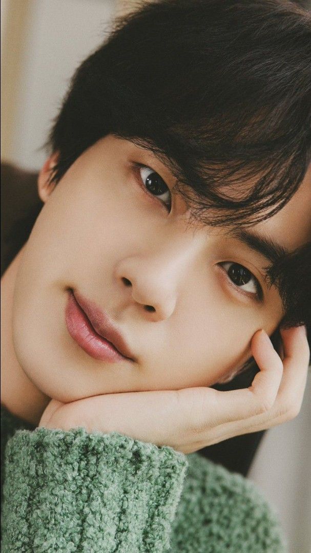 진 (방탄소년단) 최근 활동샷