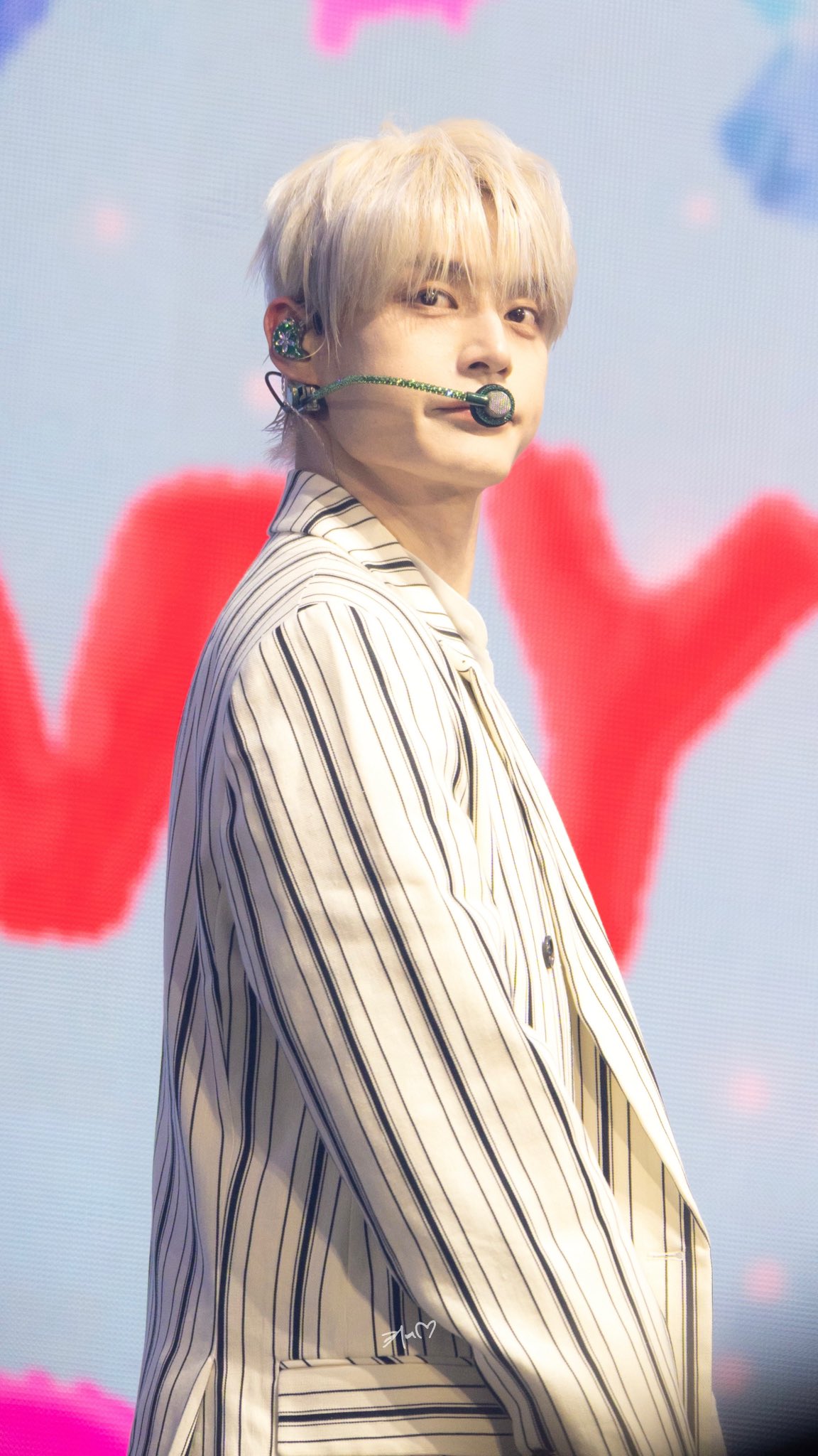 Foto aktivitas terbaru Kim Jiwoong (ZEROBASEONE)