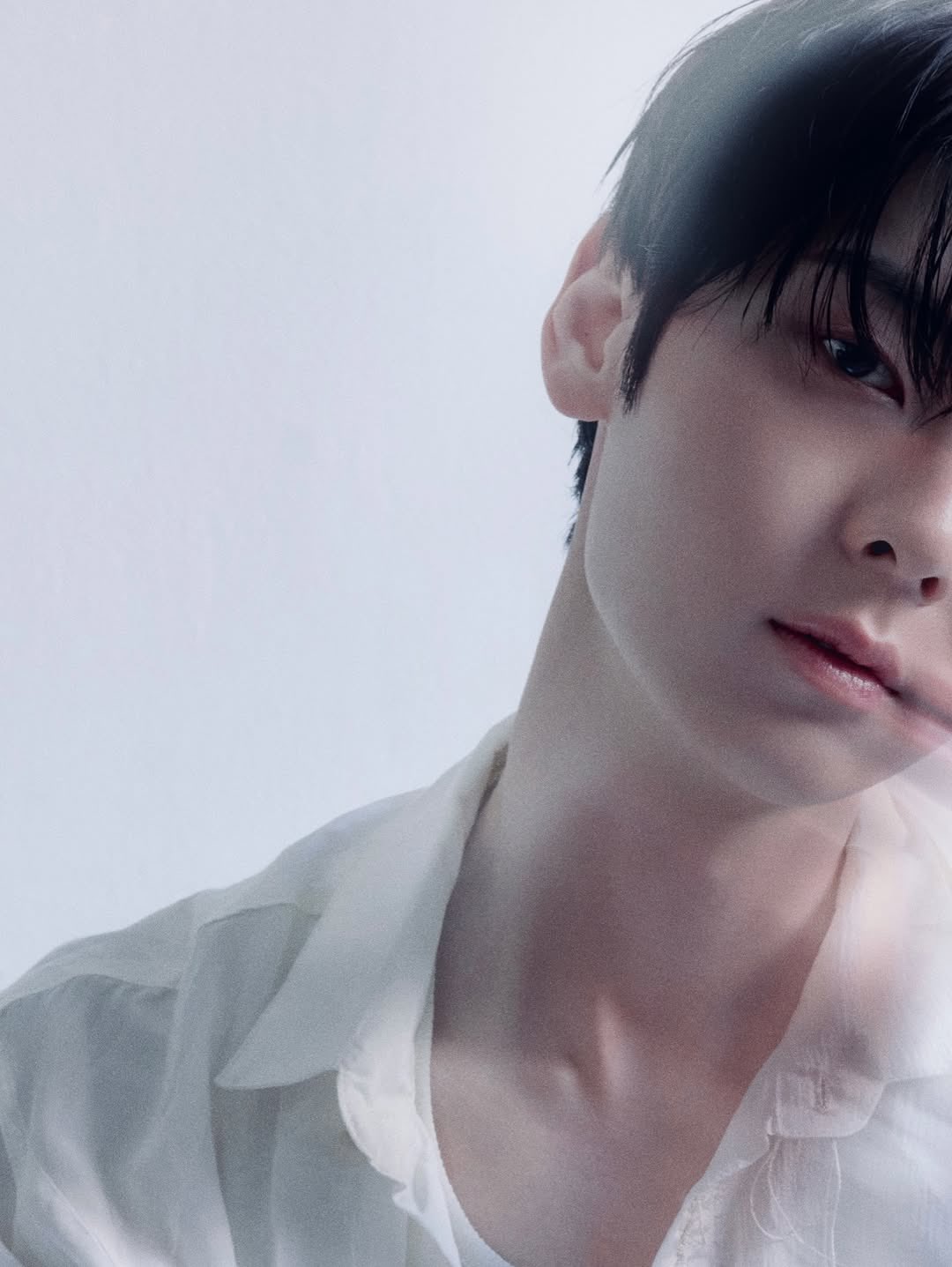 A moment captured by Hwang Minhyun's fan