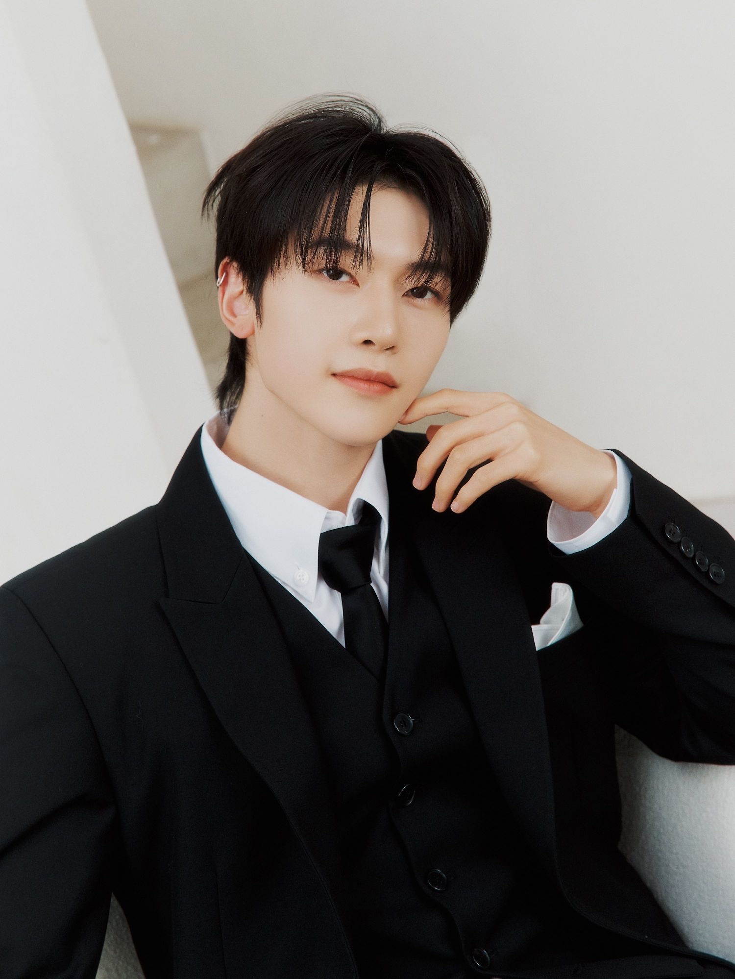 Behind-the-scenes cut of Seok Matthew (ZEROBASEONE)