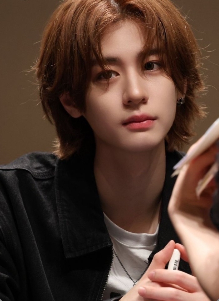 Recent activity shot of Leehan (BOYNEXTDOOR)
