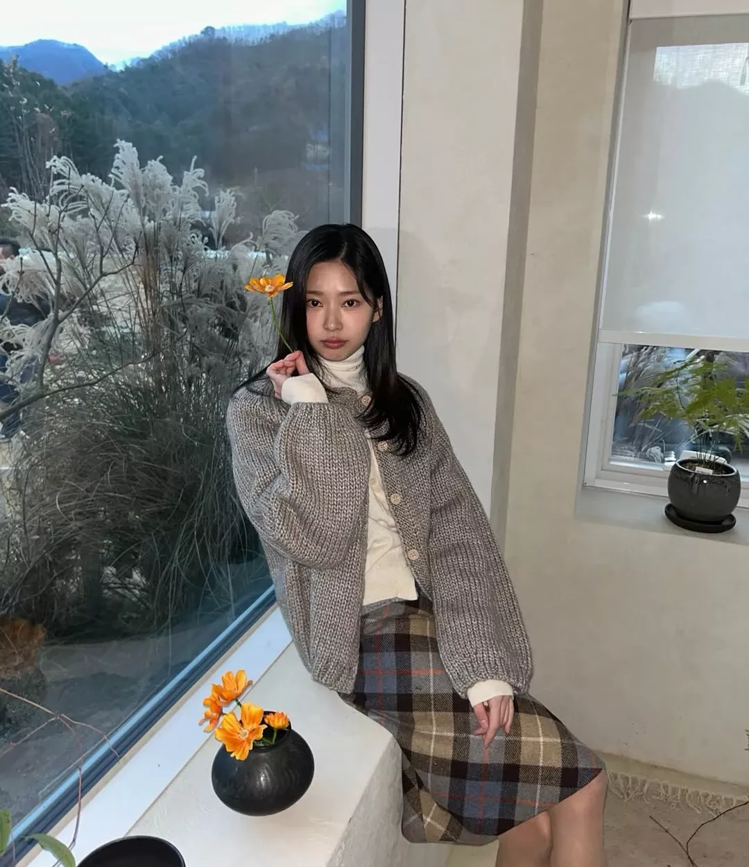 Behind-the-scenes cut of Kim Minju