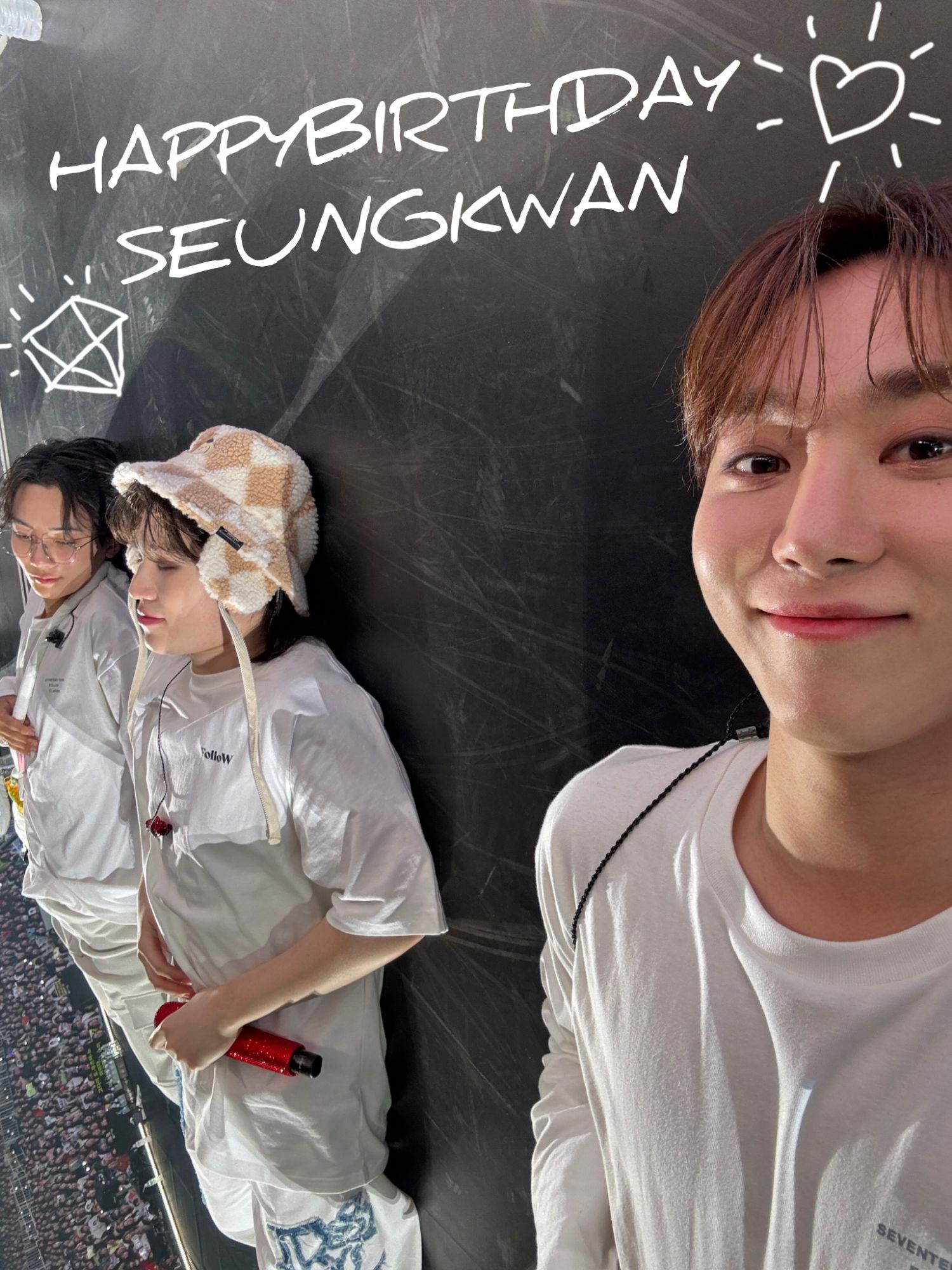 A moment captured by Seungkwan (SEVENTEEN)'s fan