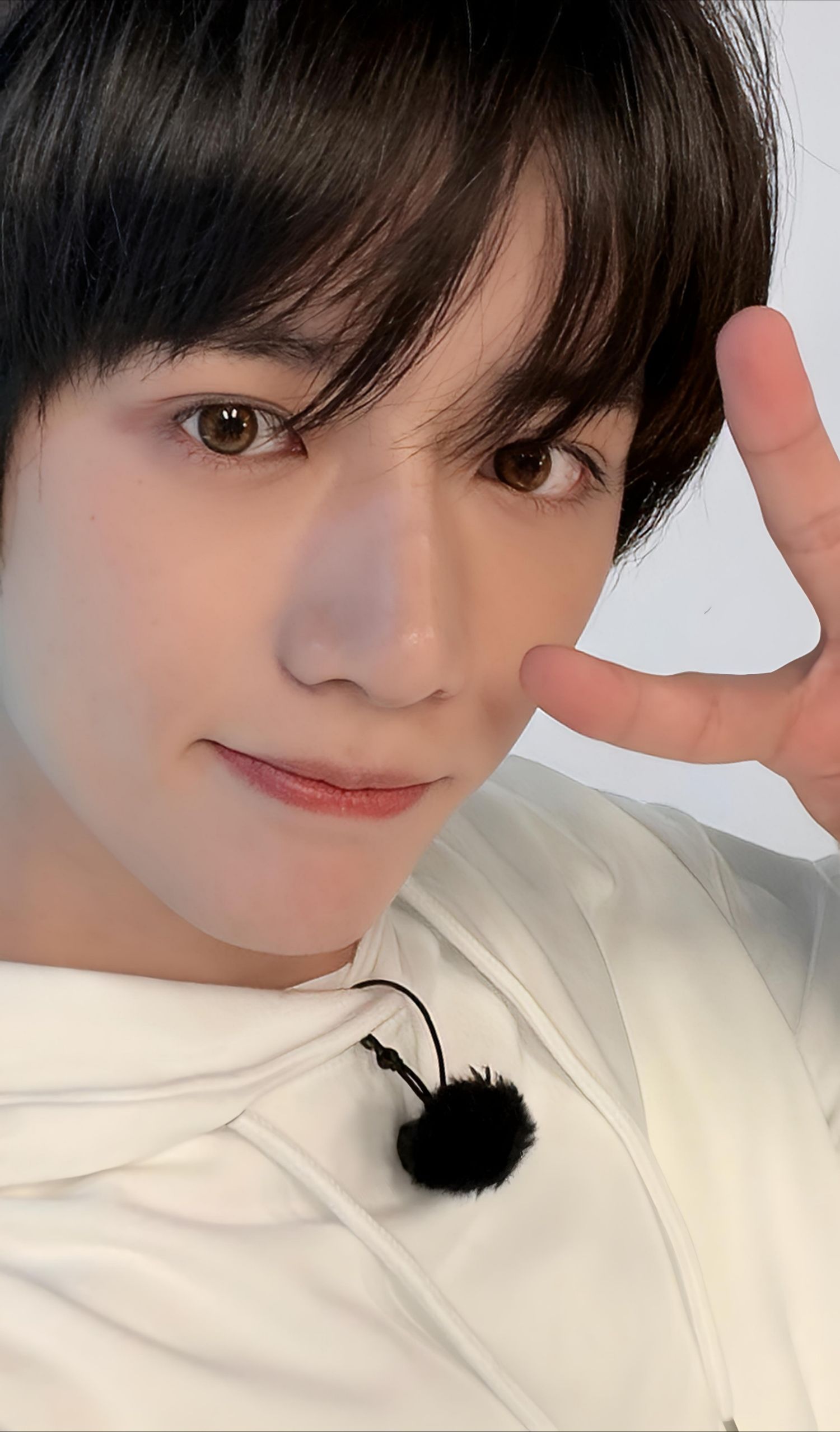 Latest photo of Beomgyu (TOMORROW X TOGETHER)