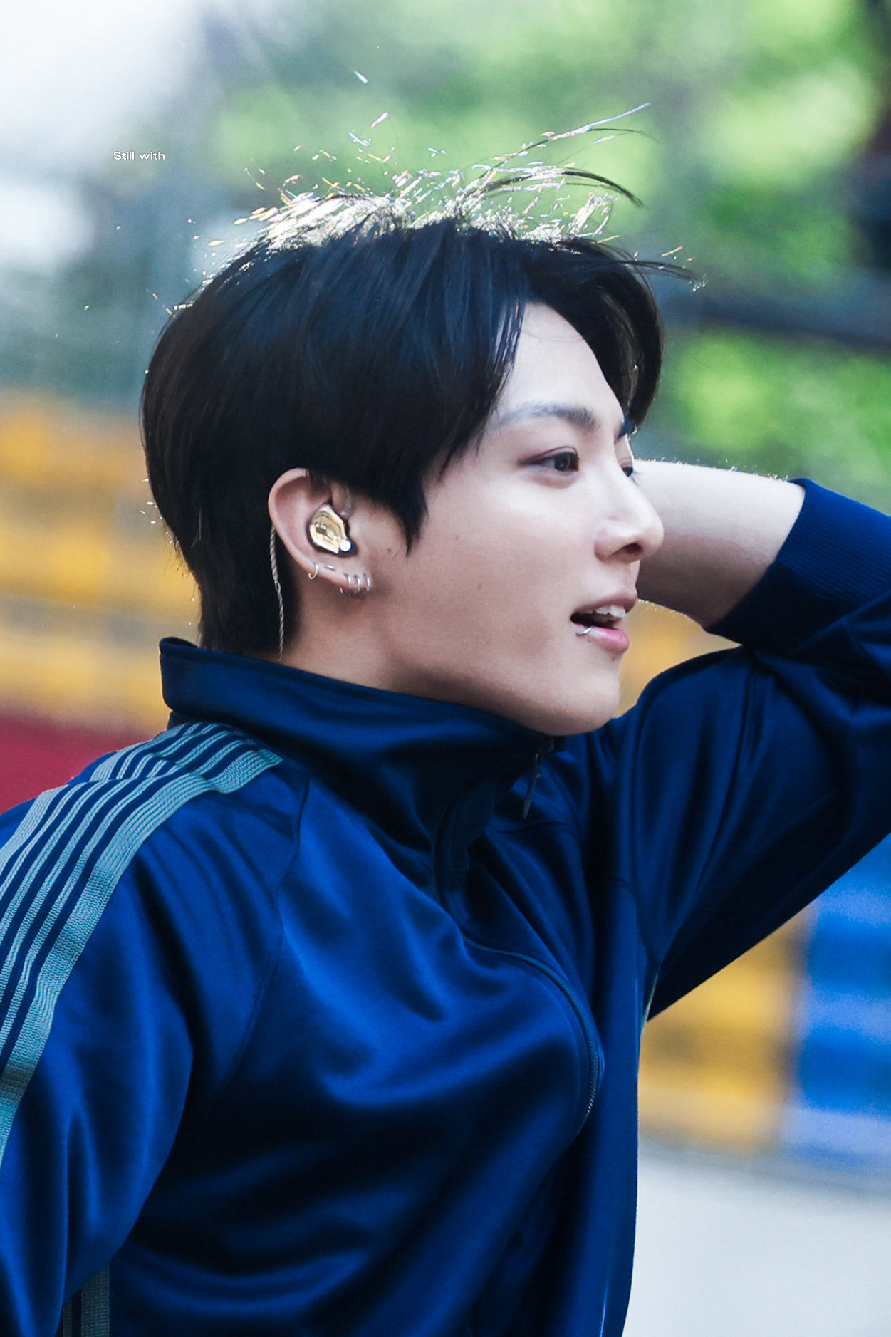 Foto aktivitas terbaru Jungkook (BTS)