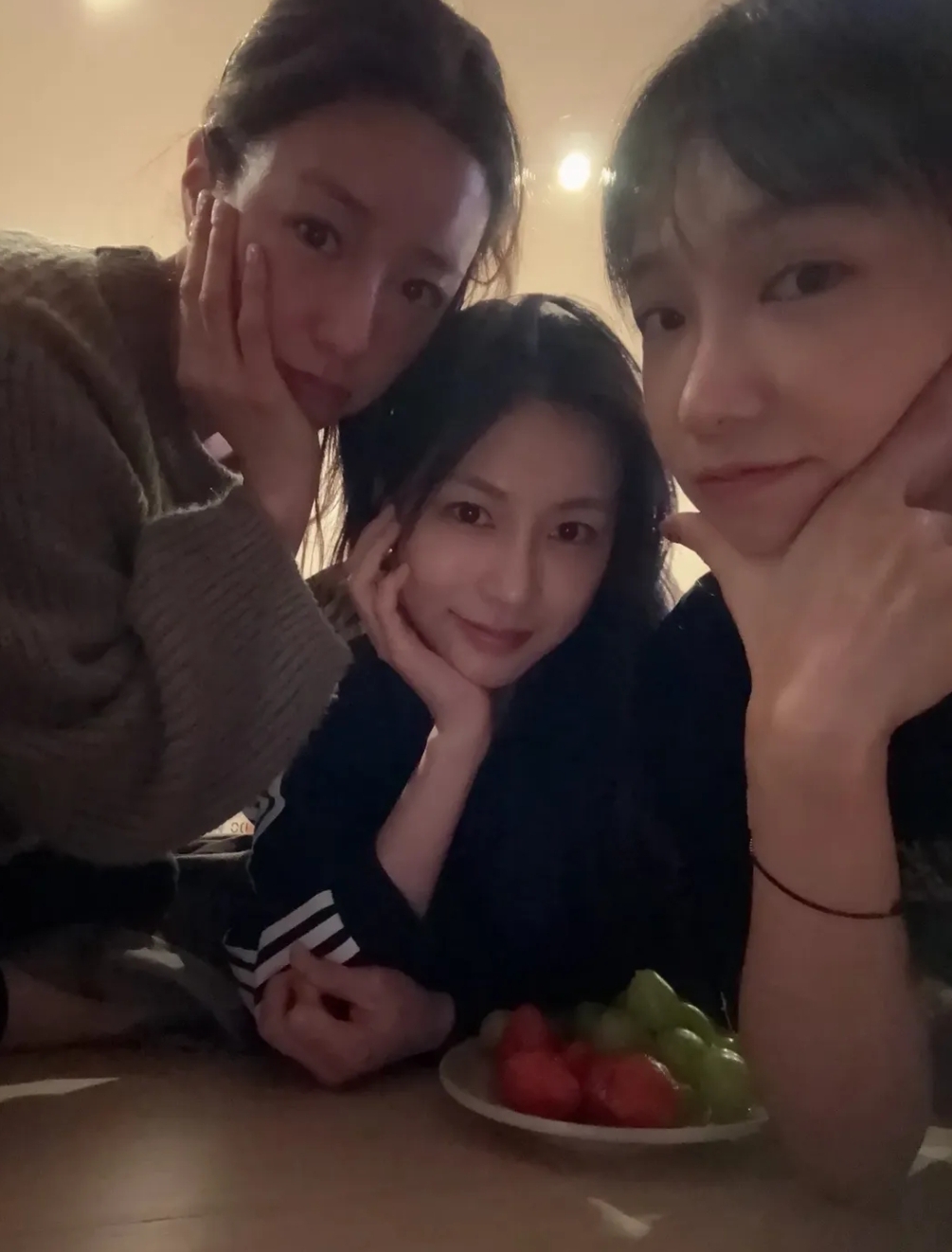 Apinkの最新写真