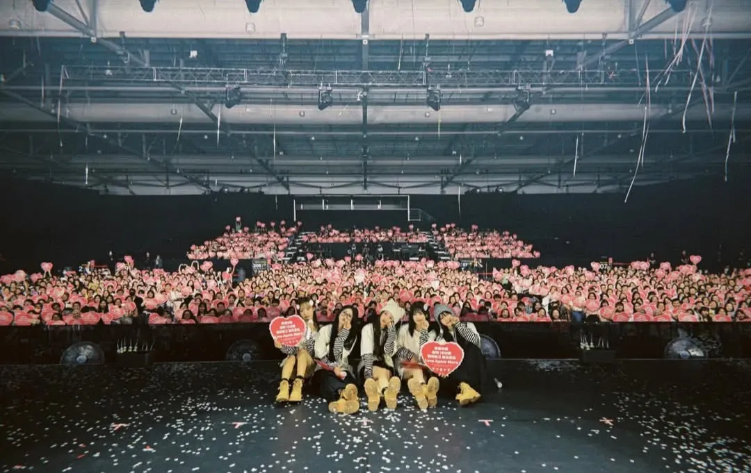 Behind-the-scenes cut of Apink