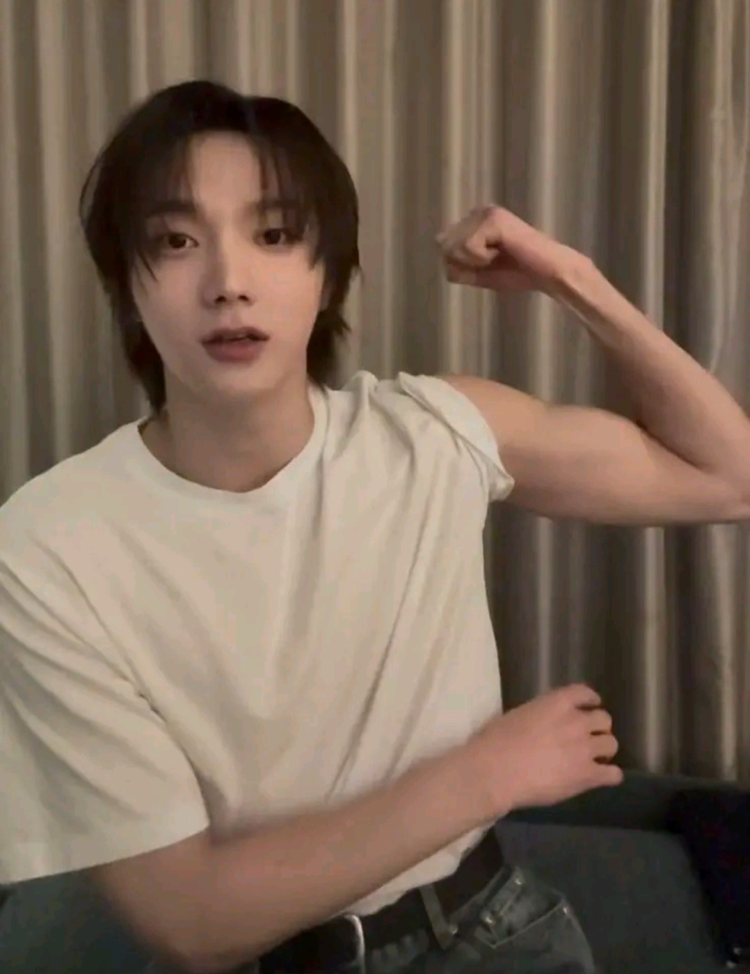 성호 (BOYNEXTDOOR)의 비하인드 컷