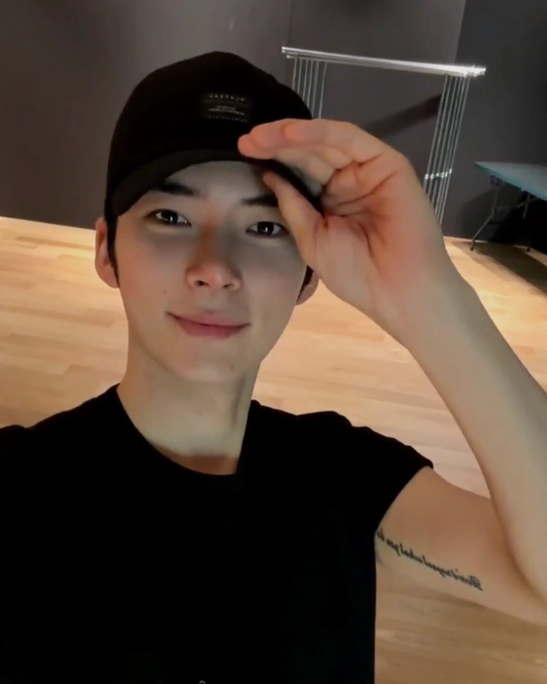 Foto aktivitas terbaru Sung Hanbin (ZEROBASEONE)