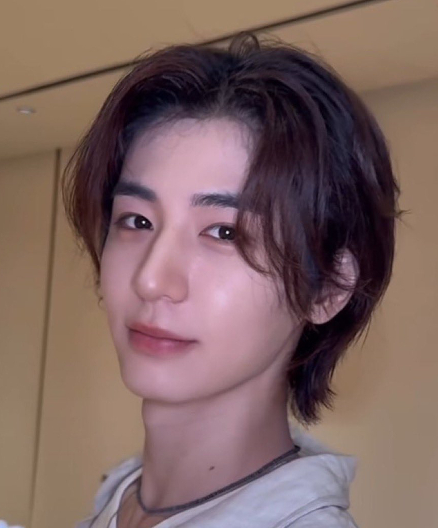 Latest photo of Leehan (BOYNEXTDOOR)