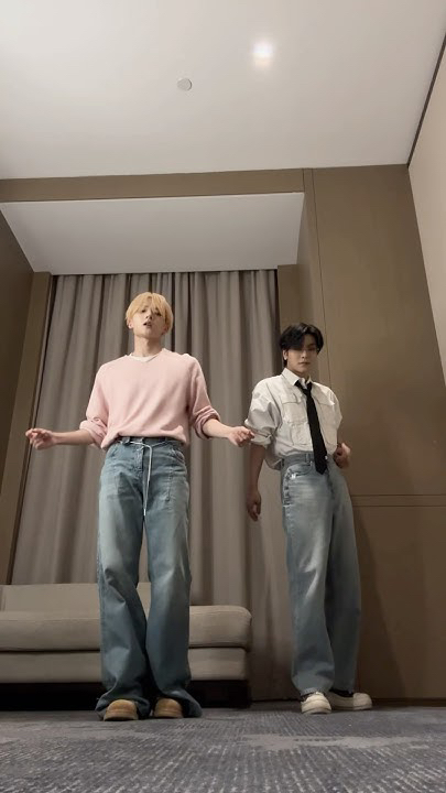 A heartfelt wallpaper shared by He Xinlong (ALPHA DRIVE ONE)'s fans