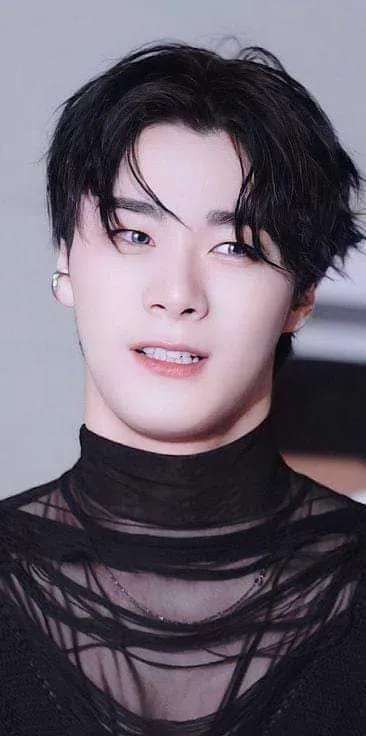 Latest photo of Moonbin (ASTRO)