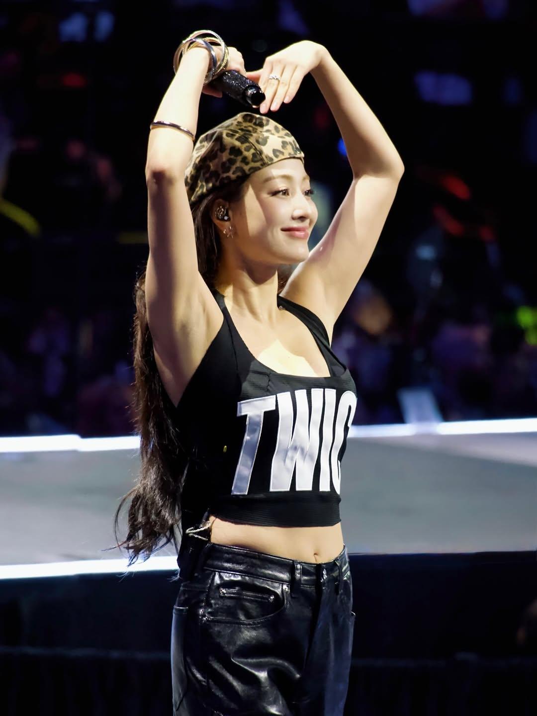 지효 (TWICE) 팬이 찍은 순간