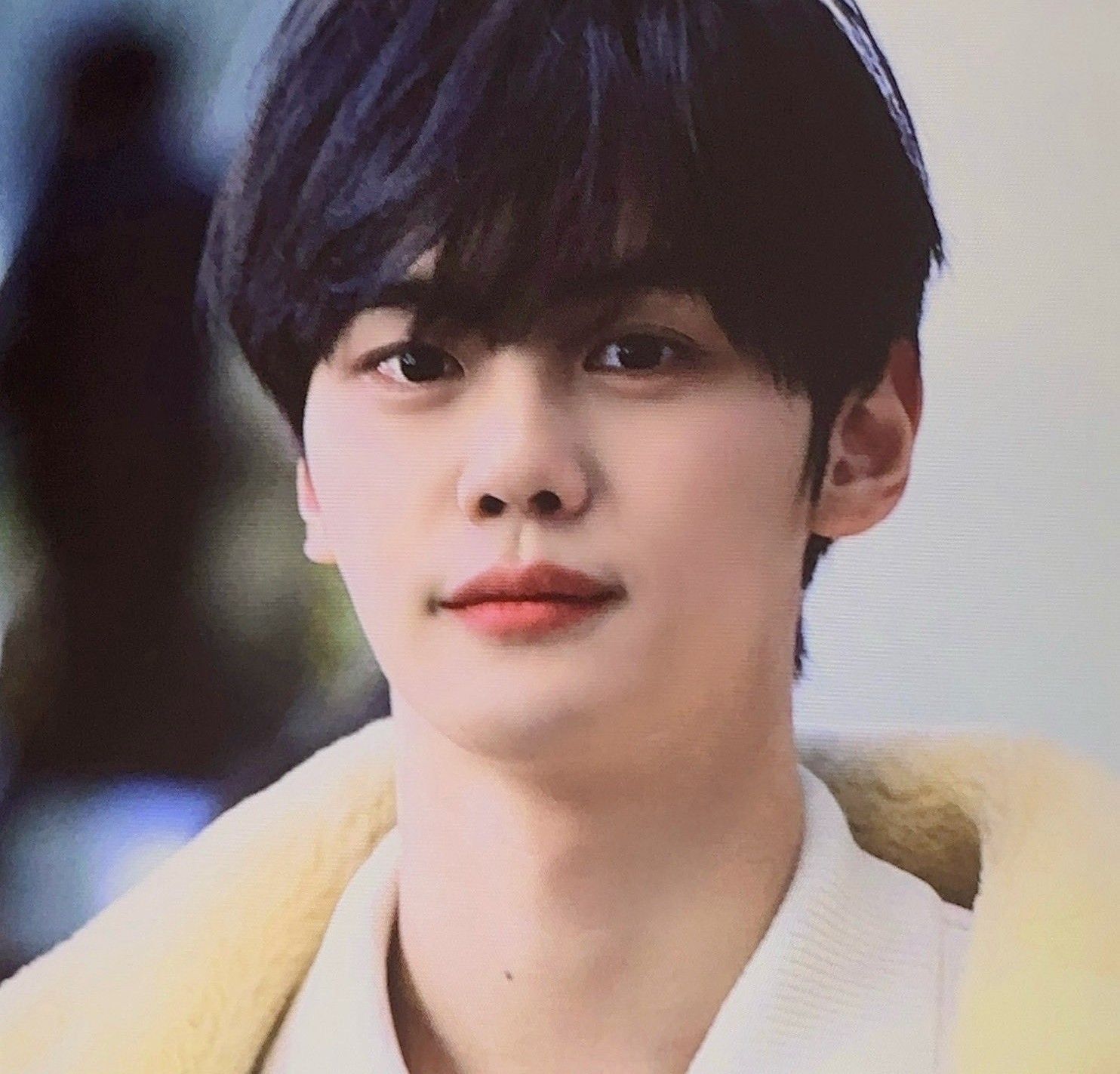 A moment captured by Kim Gyuvin (ZEROBASEONE)'s fan