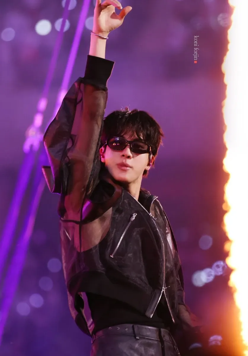 Foto terbaru Jin (BTS)