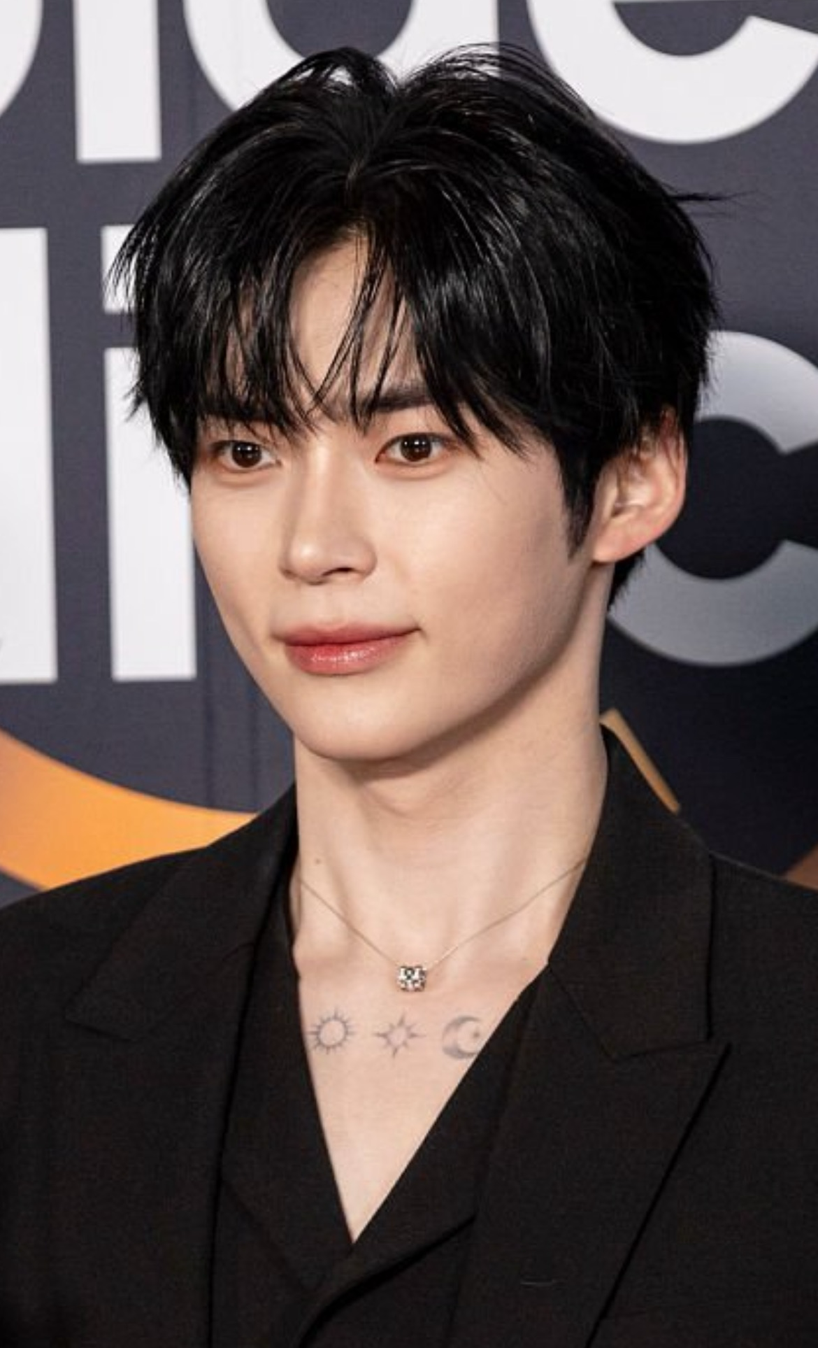 Latest photo of Sung Hanbin (ZEROBASEONE)