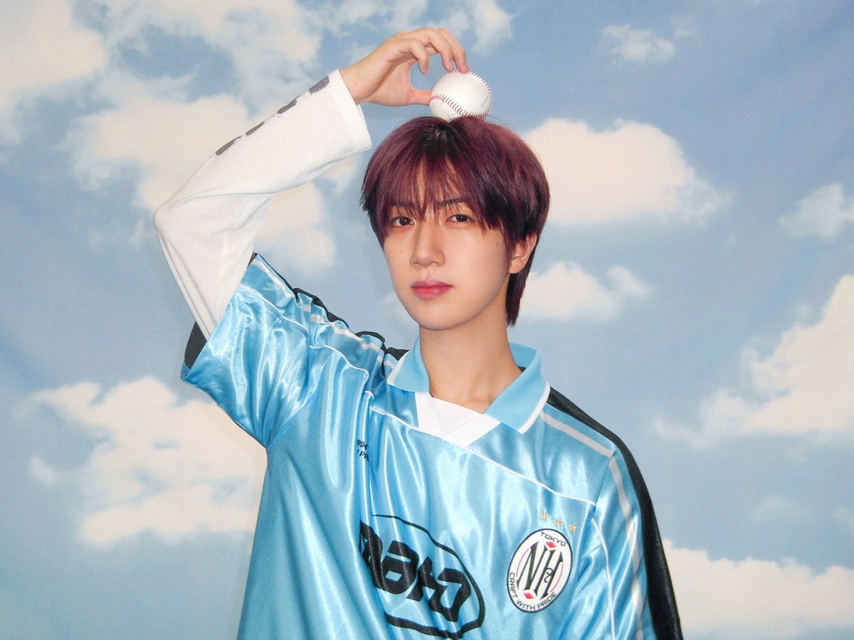 A moment captured by CRAVITY's fan