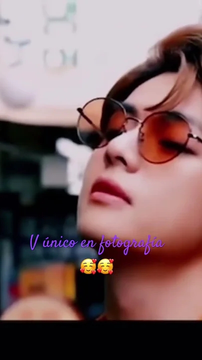 뷔 (방탄소년단)의 최신 사진