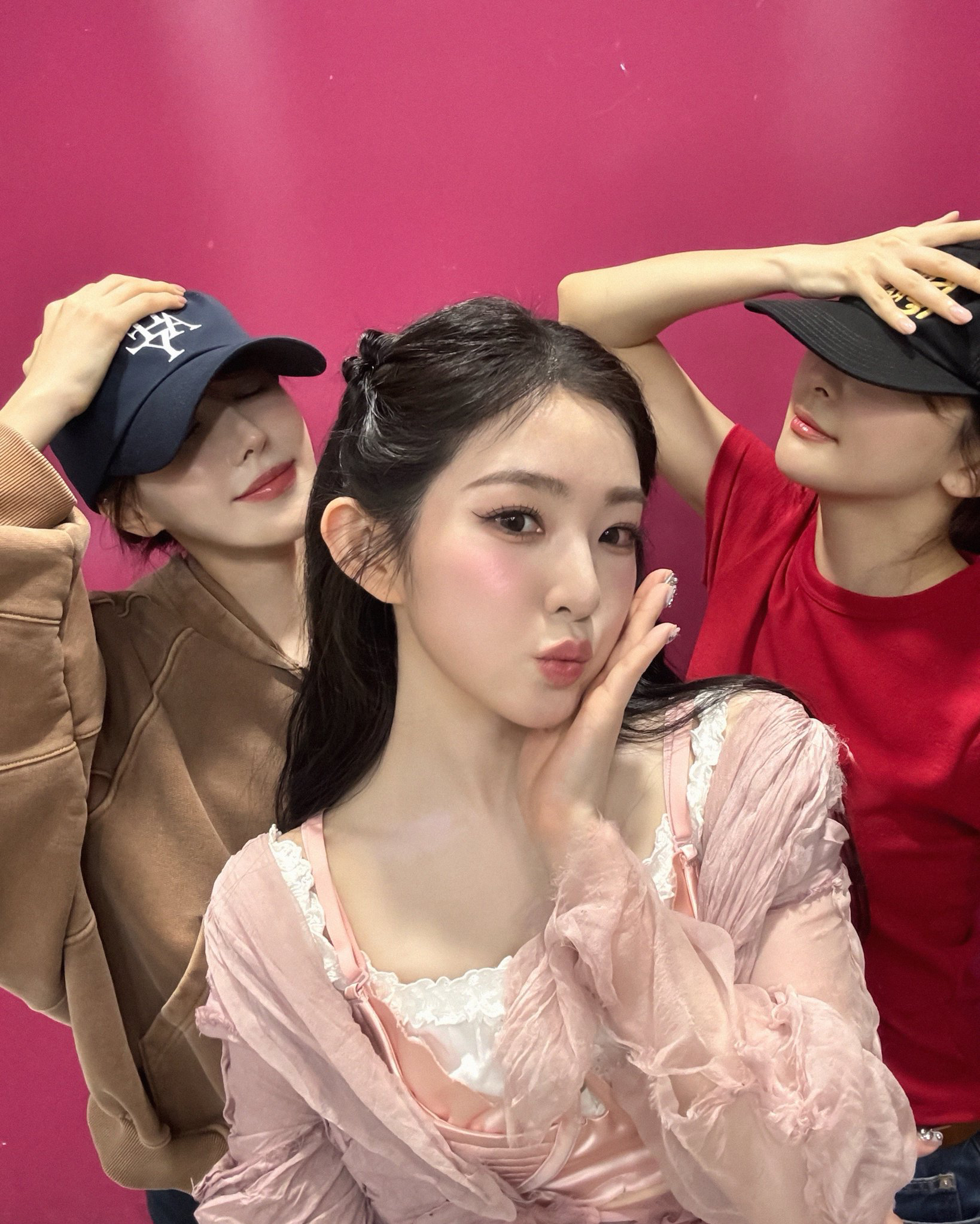 Behind-the-scenes cut of Red Velvet