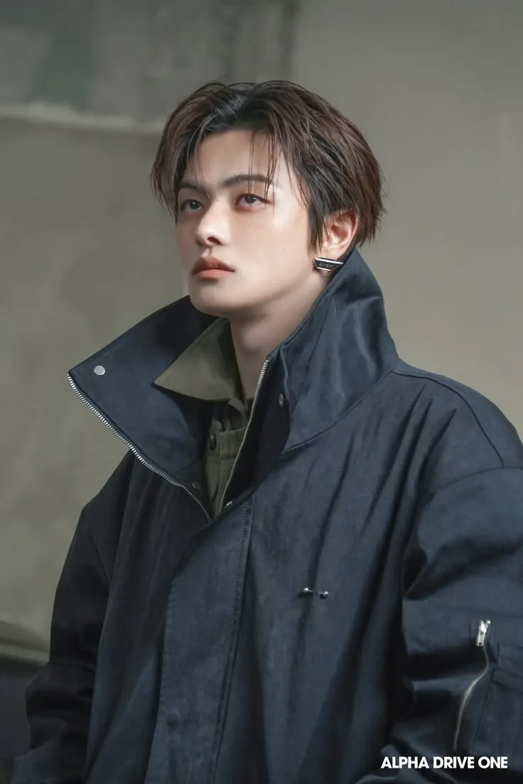 A moment captured by Lee Leo (ALPHA DRIVE ONE)'s fan