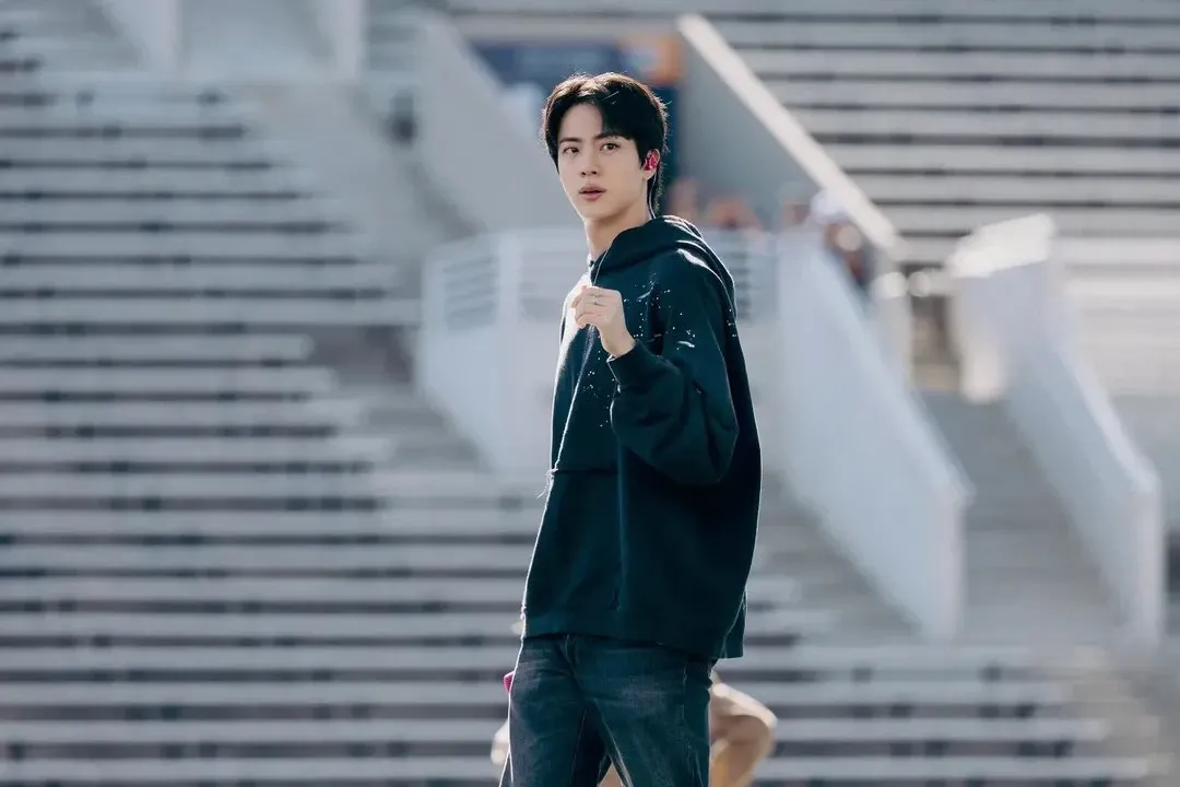 Potret di balik layar Jin (BTS)