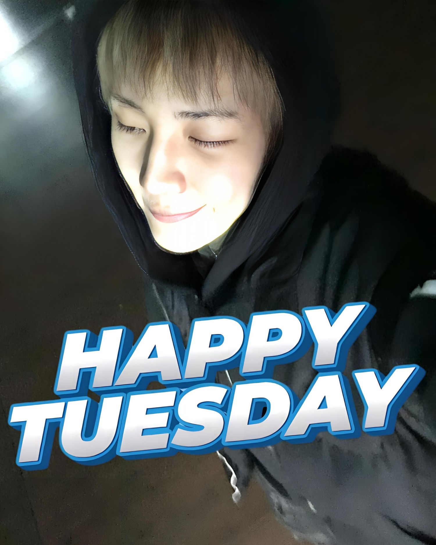 Behind-the-scenes cut of Junhyeok (TNX)