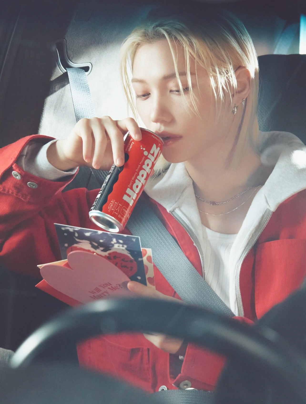 Latest photo of Felix (Stray Kids)