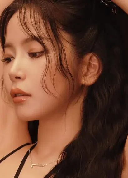 Behind-the-scenes cut of Solar (MAMAMOO)