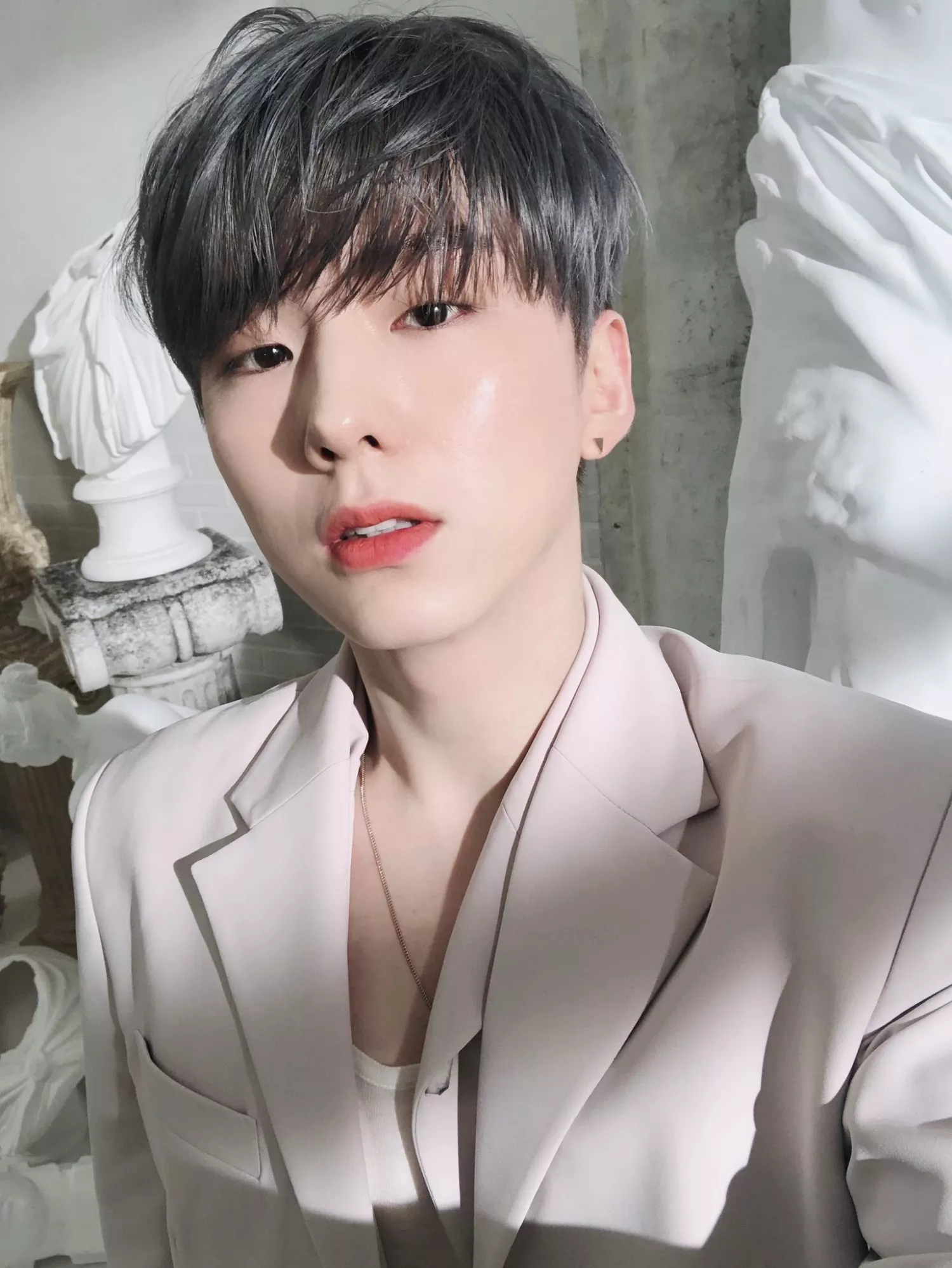 Behind-the-scenes cut of Kihyun (MONSTA X)
