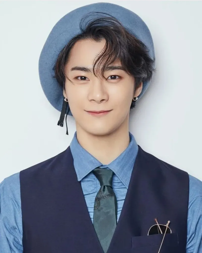 A moment captured by Moonbin (ASTRO)'s fan