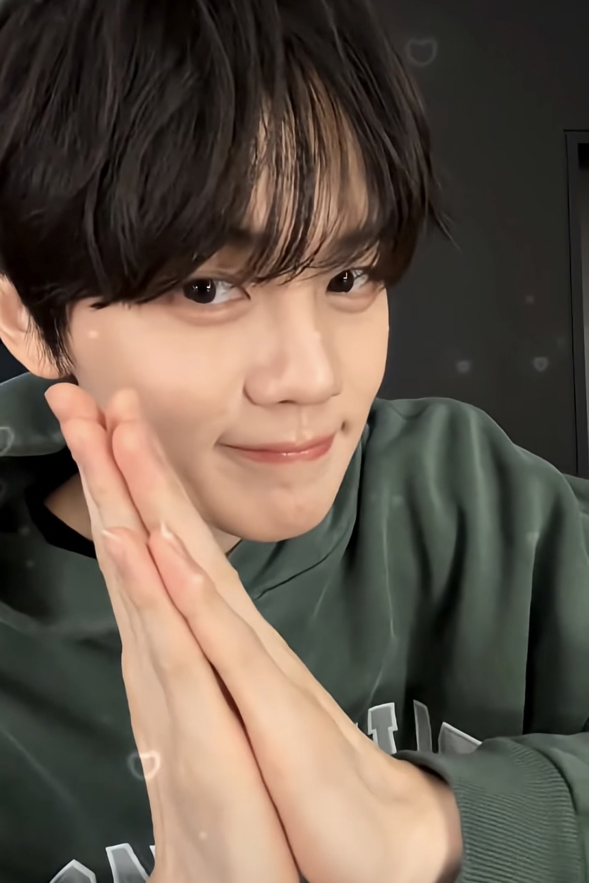 Latest photo of Kim Gyuvin (ZEROBASEONE)