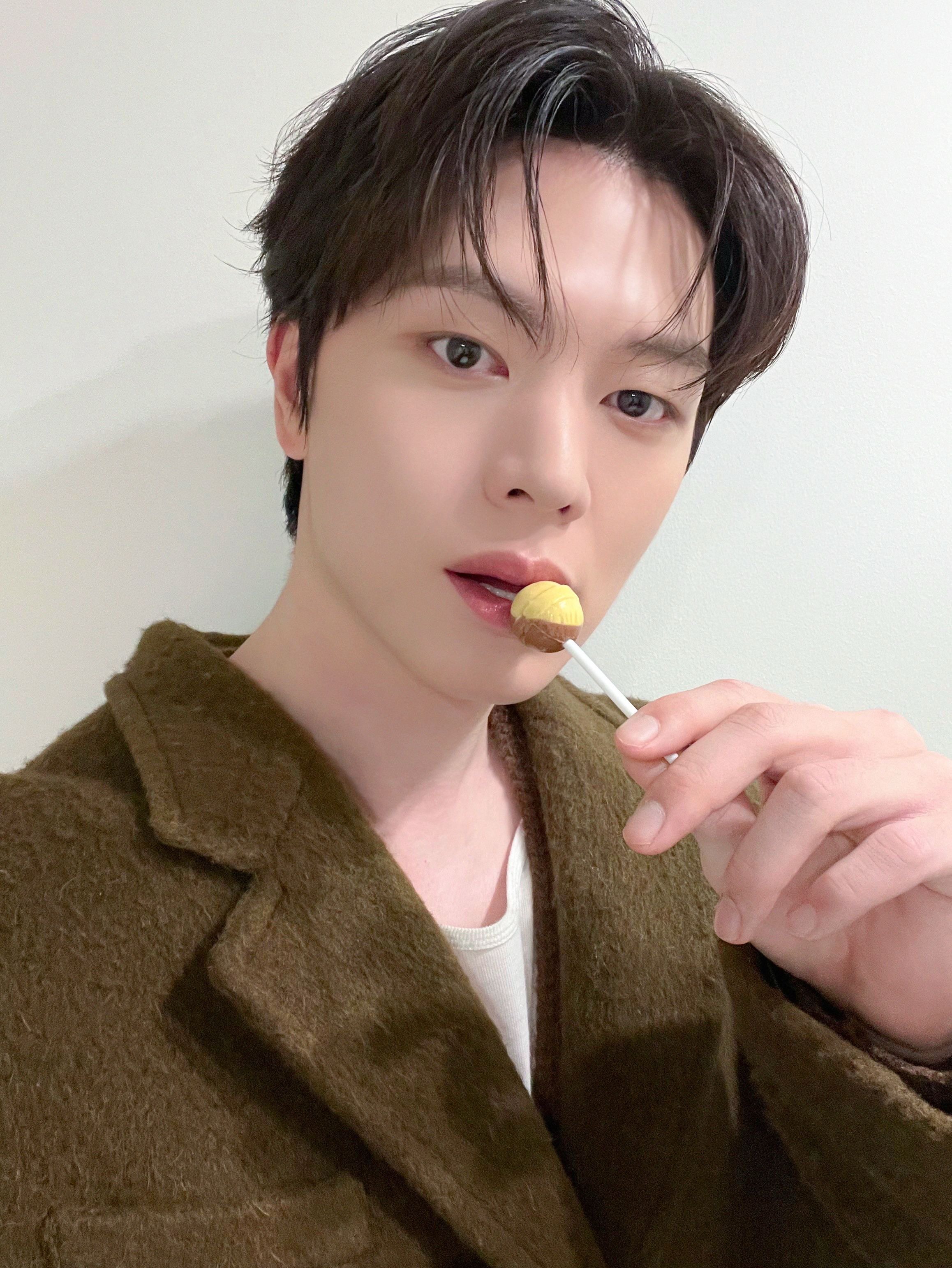 A moment captured by Yook Sungjae (BTOB)'s fan