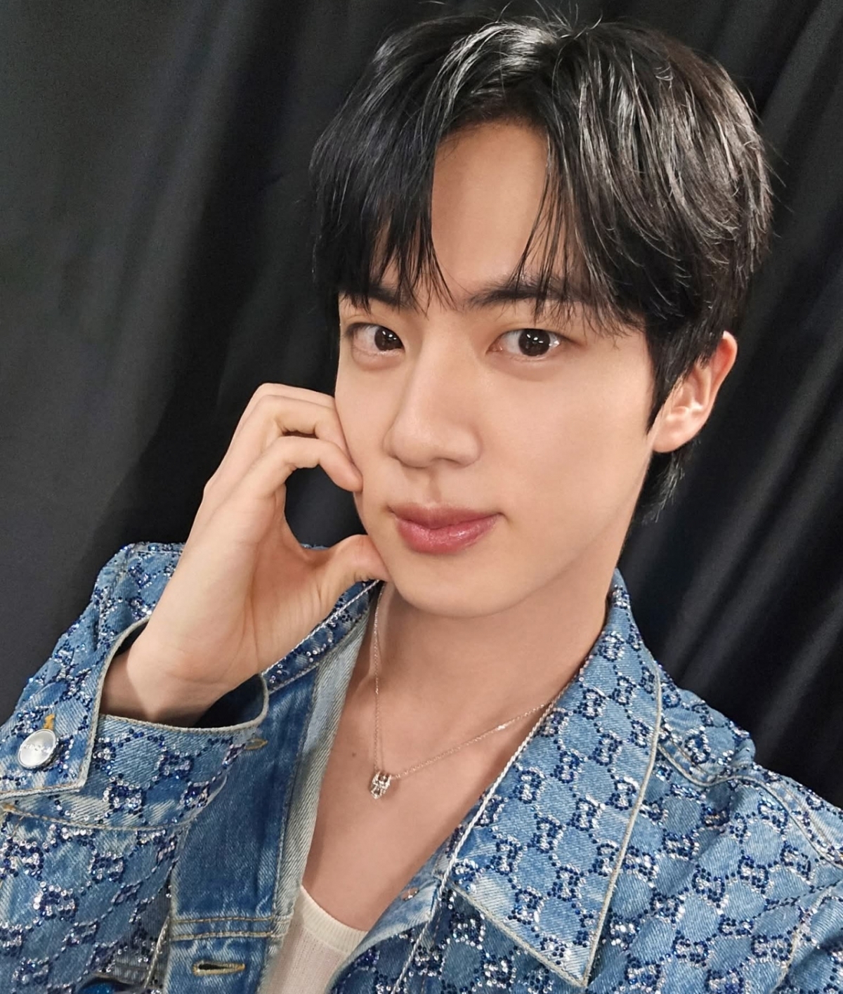 진 (방탄소년단)의 비하인드 컷