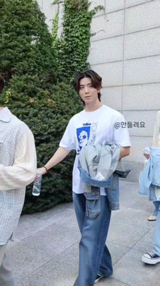 A moment captured by Hwiyoung (SF9)'s fan