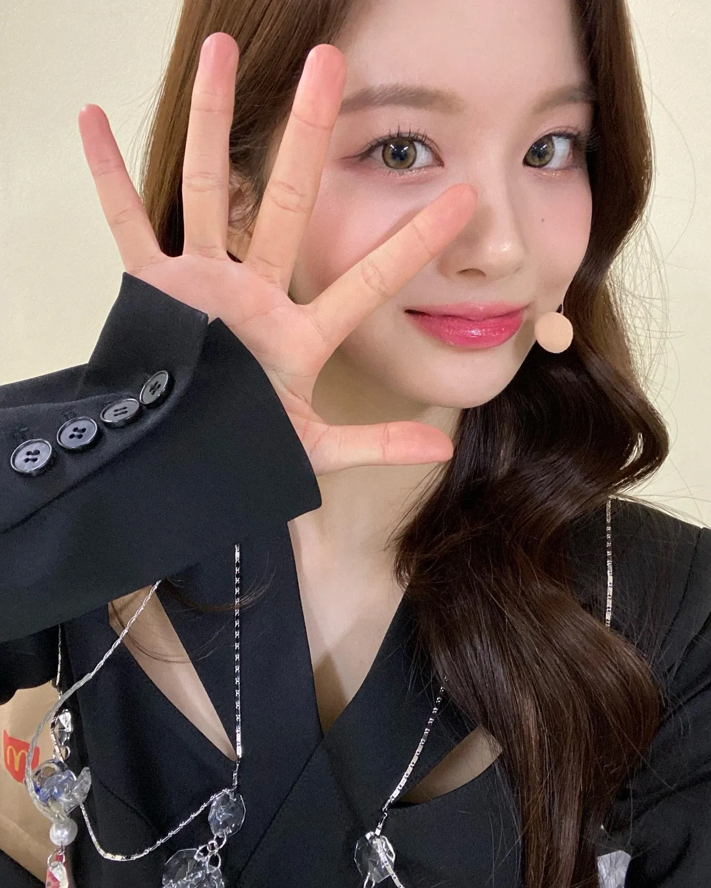 Behind-the-scenes cut of NMIXX