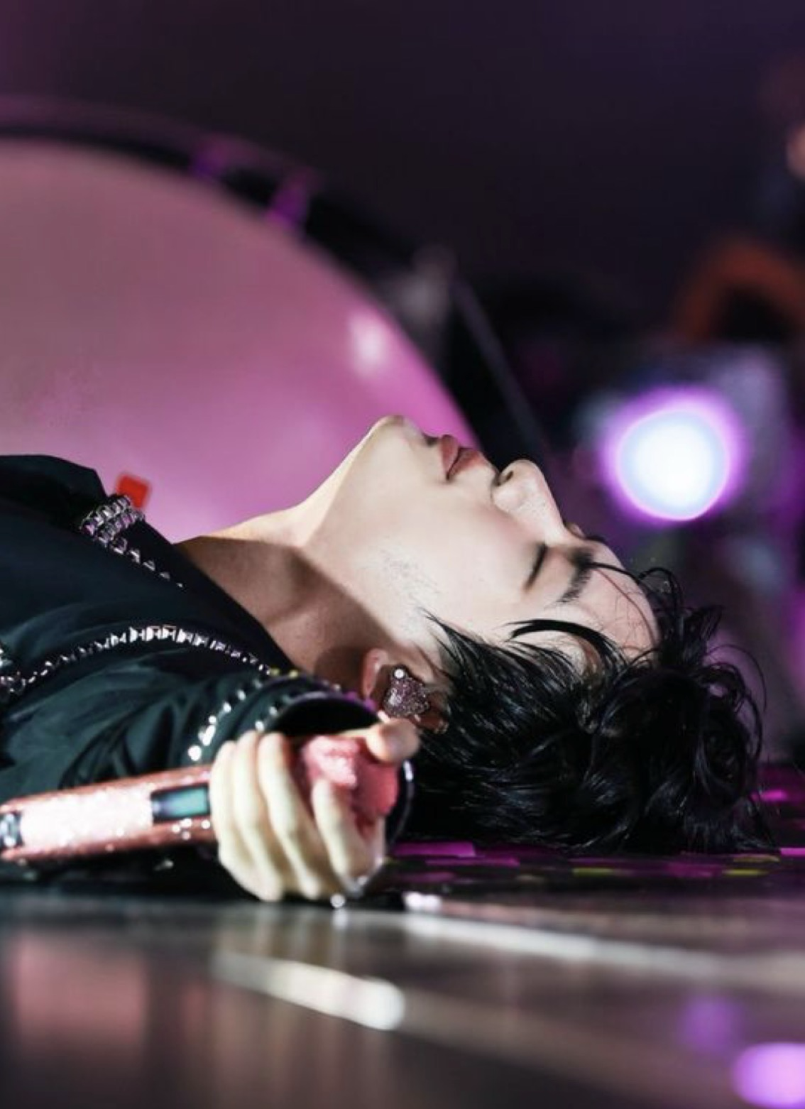 Momen yang diabadikan oleh penggemar Jin (BTS)