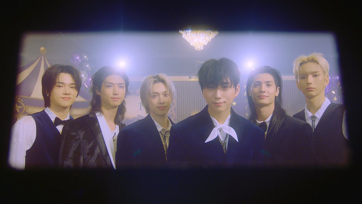 Behind-the-scenes cut of Xdinary Heroes