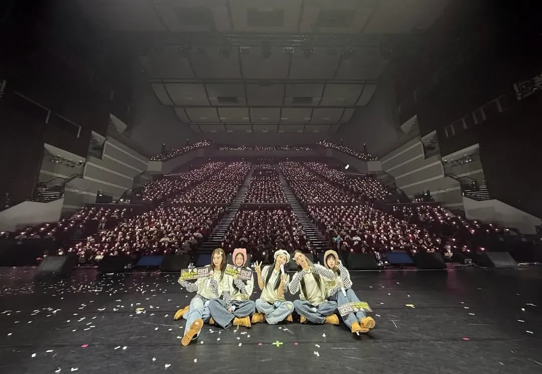 Foto aktivitas terbaru Apink