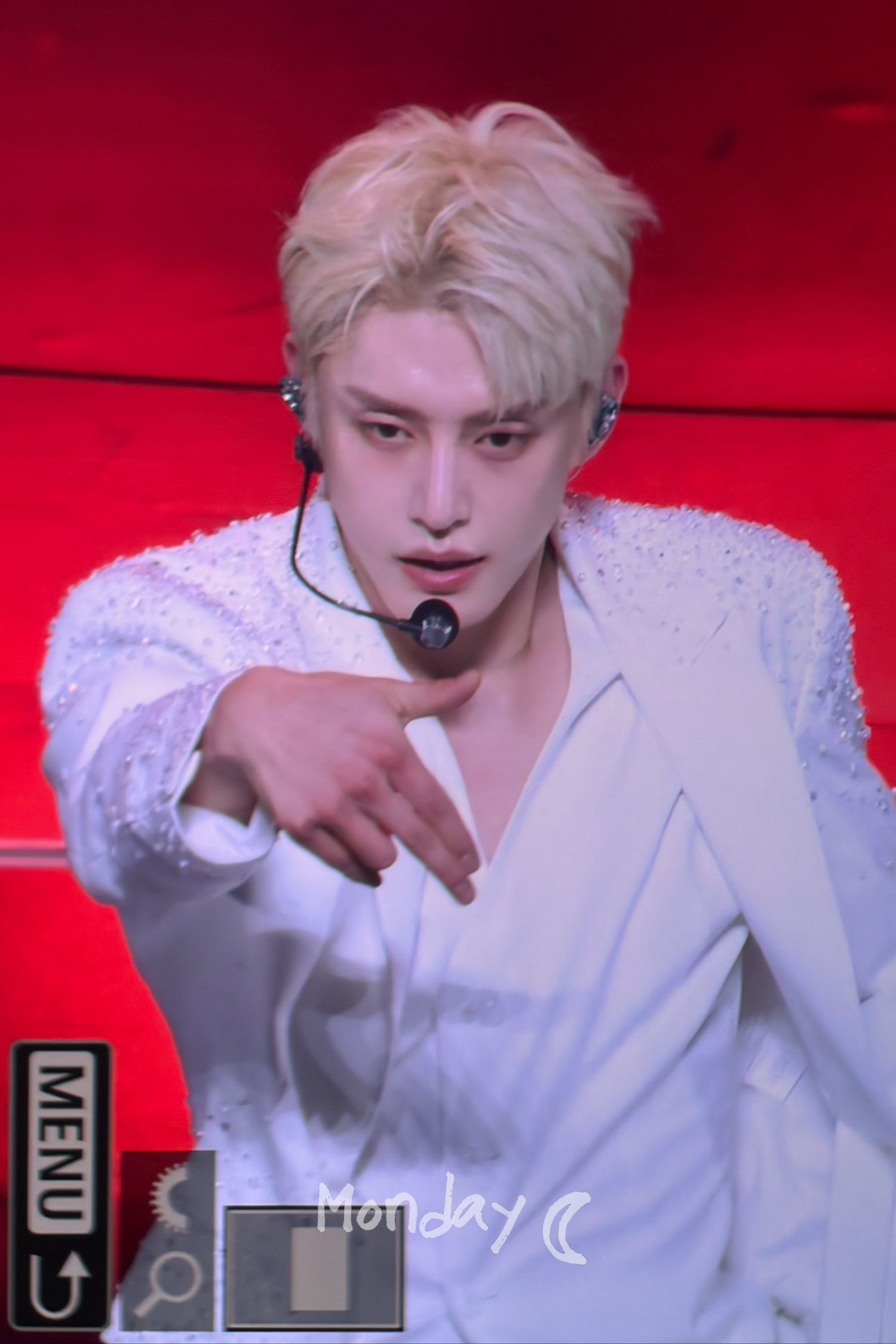 A moment captured by Kim Jiwoong (ZEROBASEONE)'s fan