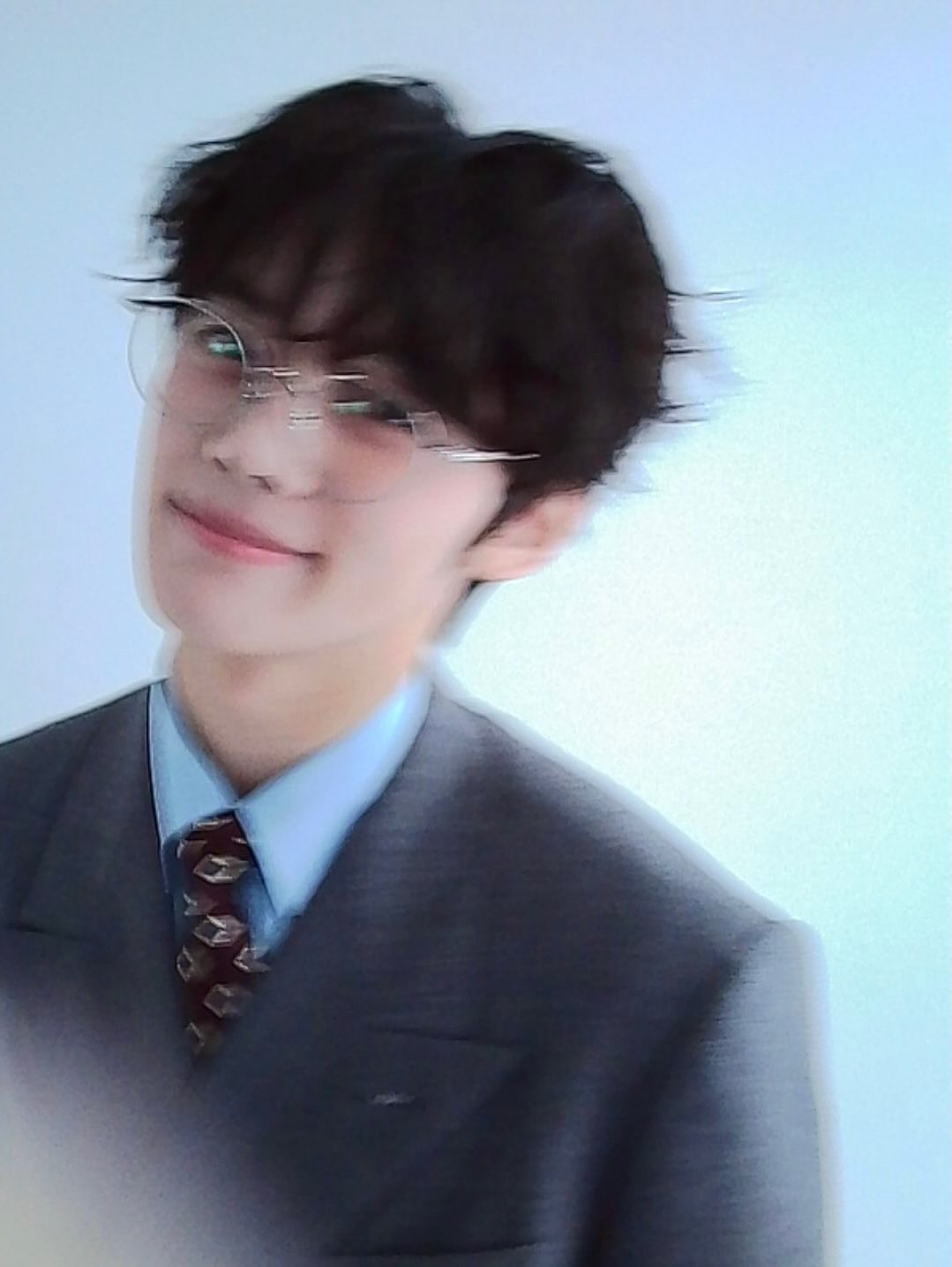 Recent activity shot of Kim Gyuvin (ZEROBASEONE)