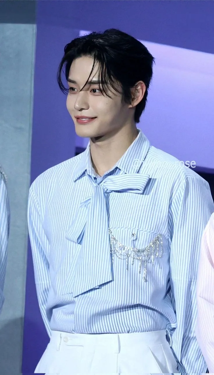 A heartfelt wallpaper shared by Kim Jiwoong (ZEROBASEONE)'s fans