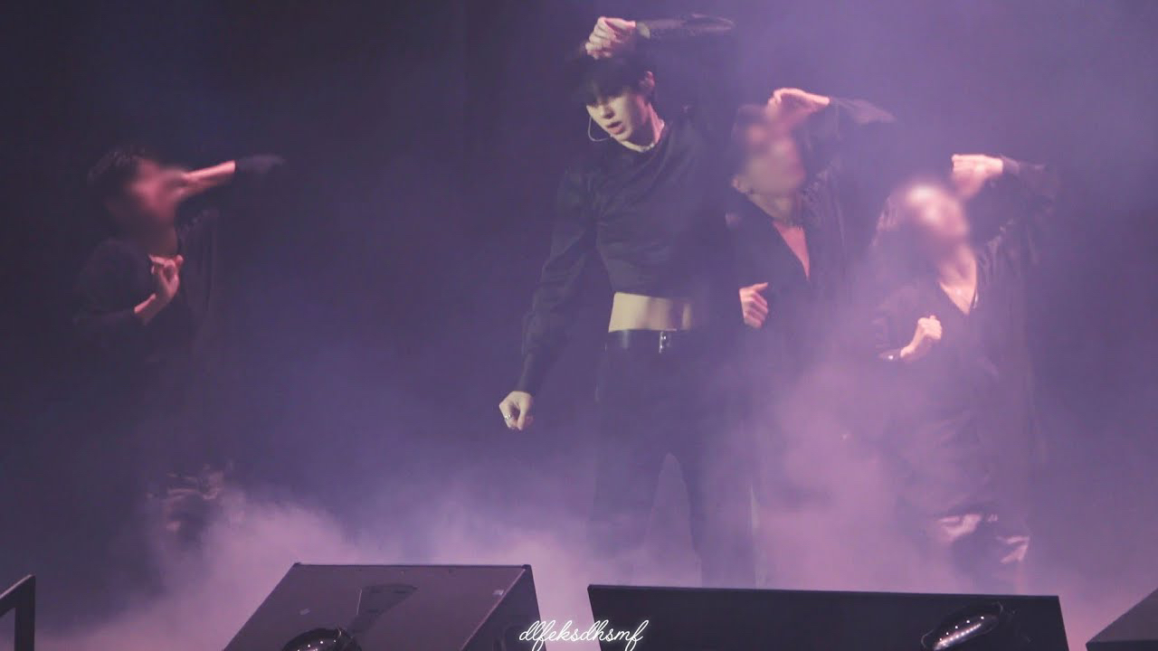 A moment captured by Hyungwon (MONSTA X)'s fan