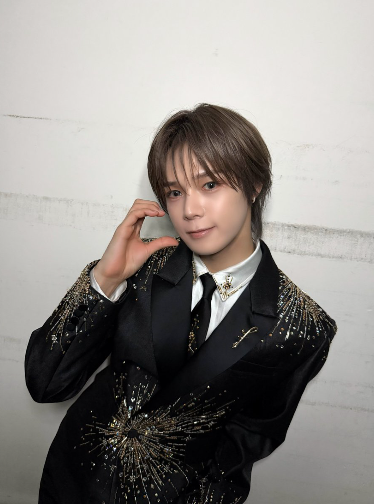 Behind-the-scenes cut of K (&TEAM)