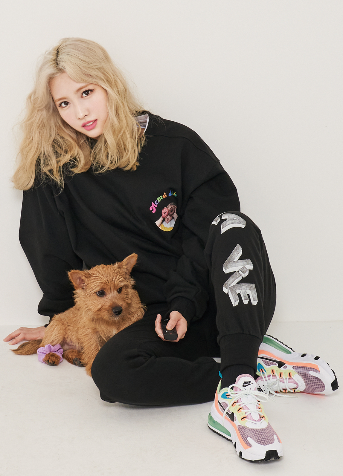 Recent activity shot of Momo (TWICE)