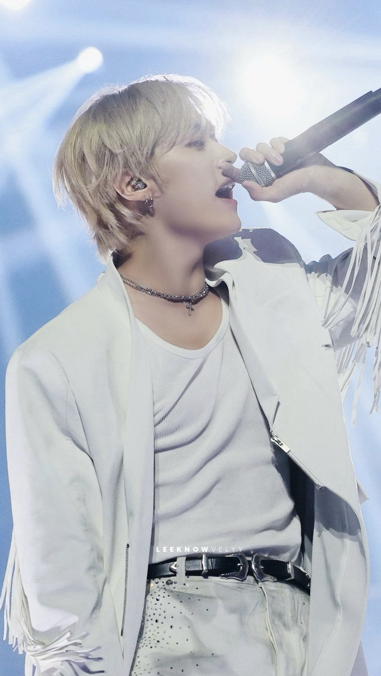 The most beloved wallpaper among Lee Know (Stray Kids)'s fans