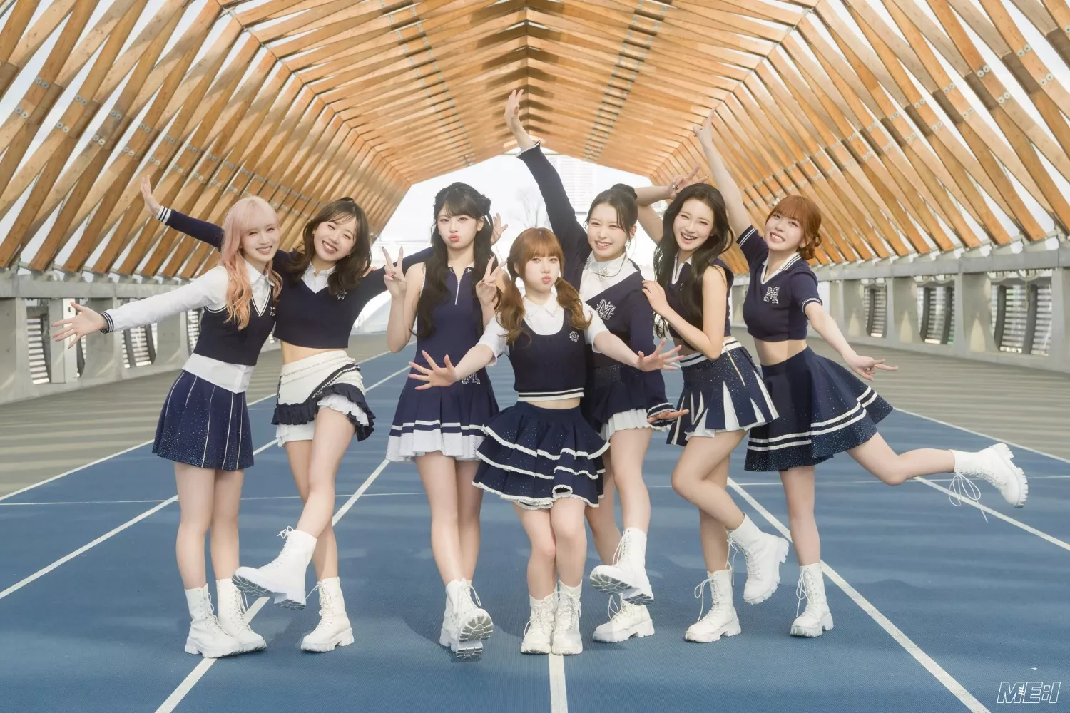 Latest photo of ME:I