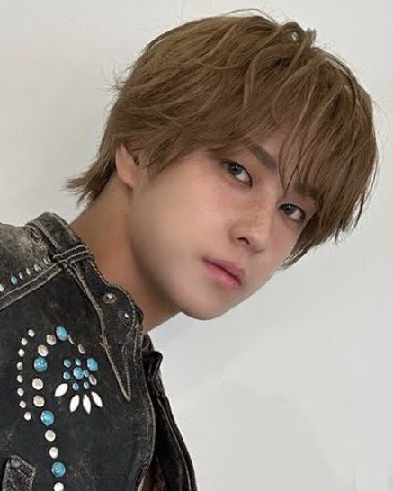 Behind-the-scenes cut of Taki (&TEAM)