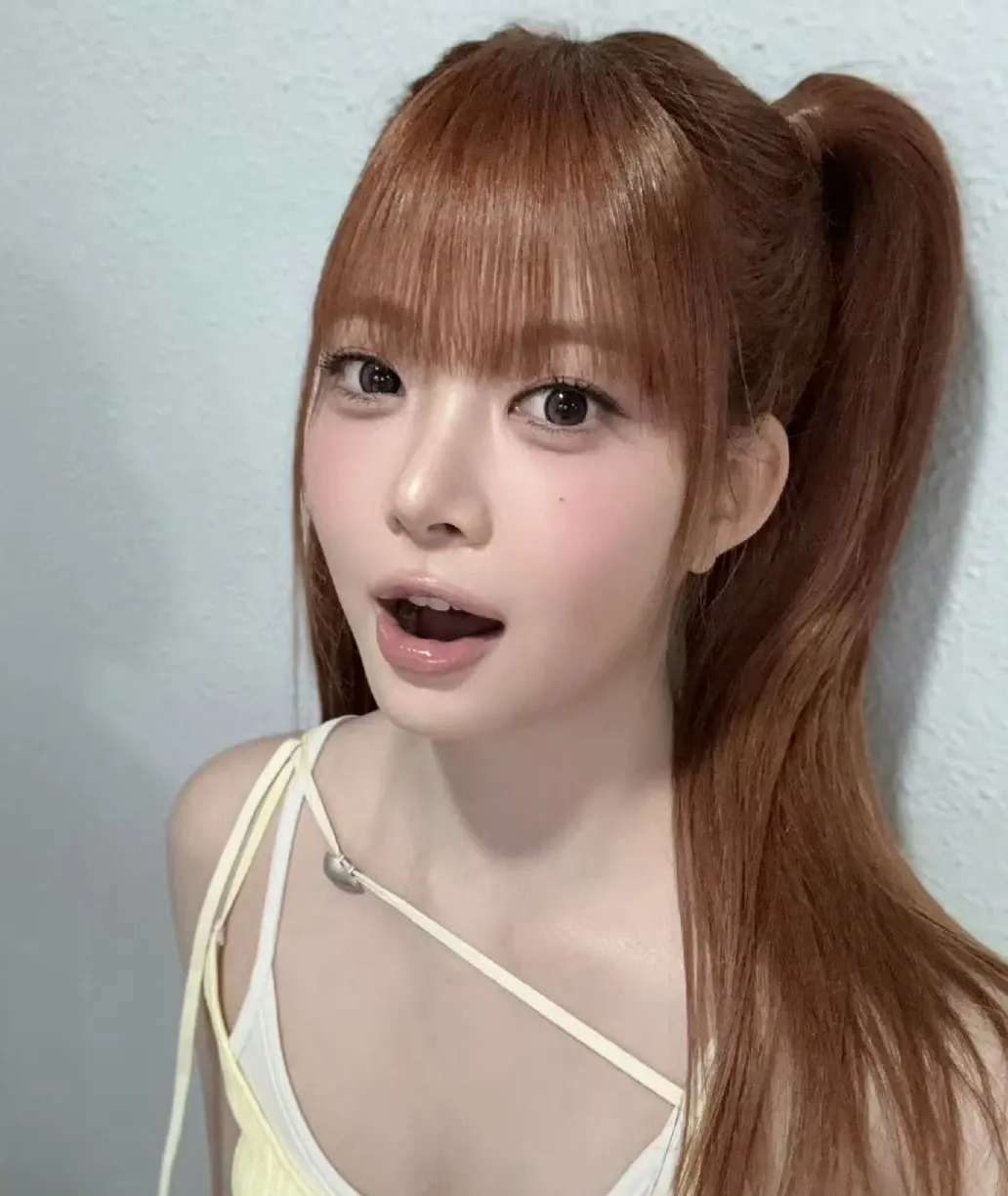 Recent activity shot of Hong Eunchae (LE SSERAFIM)